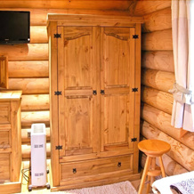 Cedar Log Cabin, Brynallt Country Park, 埃尔斯米尔 — 照片 4