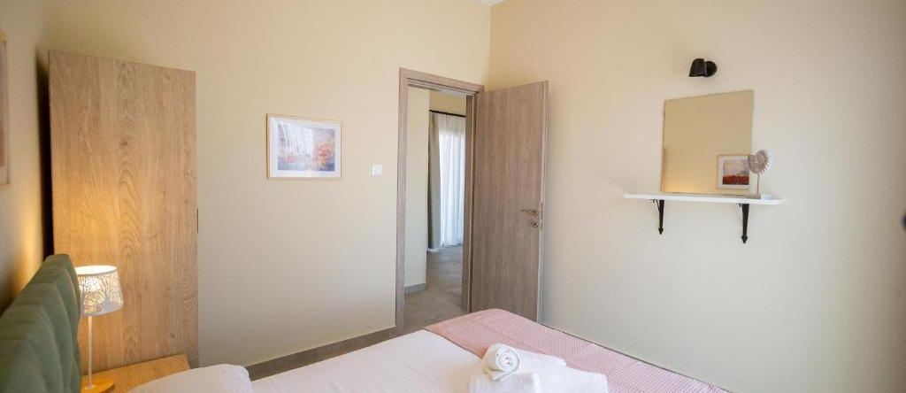 Varkes Suites 2, Неа Моуданья — фото 1
