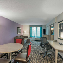 La Quinta Inn & Suites by Wyndham Clarksville, Clarksville — photo 3