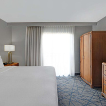 Embassy Suites by Hilton Detroit Livonia Novi, 利沃尼亚 — 照片 5