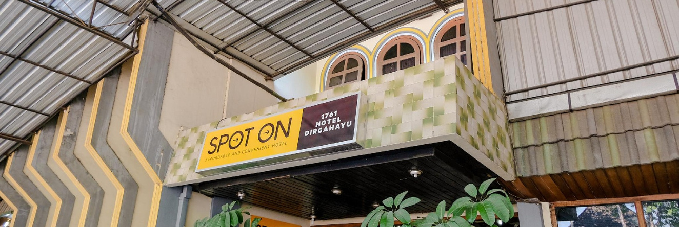 OYO 1761 Hotel Dirgahayu, 波诺罗戈 — 照片 1