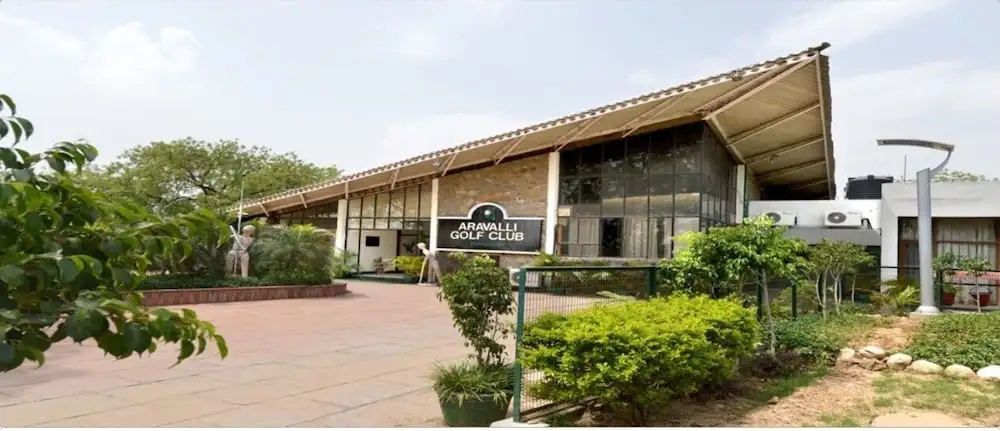 Aravalli Golf Club, 法里达巴德 — 照片 1