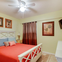 Villa Madeira 504 Sleeps 6/Many Updates/Walk To John's Pass!, Мадейра-Бич — фото 5