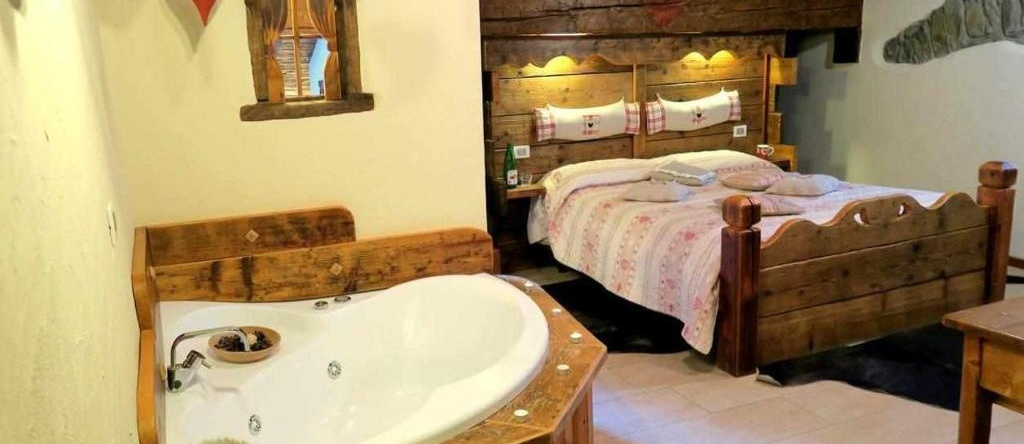 Romantica suite con vasca idromassaggio, 格雷桑 — 照片 1