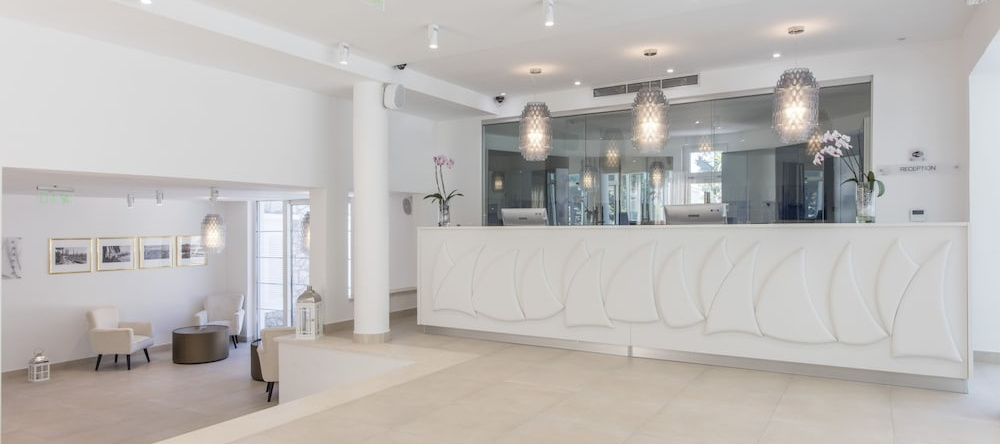 Holiday Park Rooms and Suites Bellevue, 奥雷比奇 — 照片 1