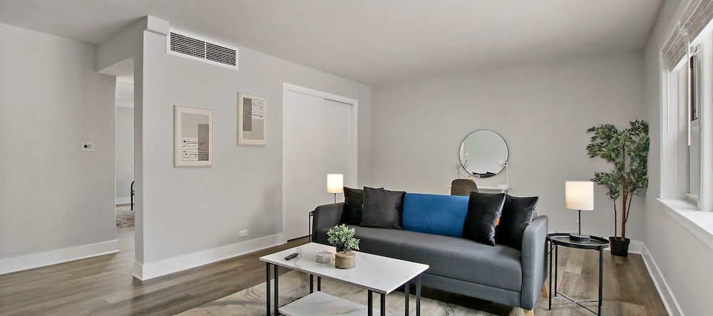 Skokie 1BR Gem - Davis, 斯科基 — 照片 1