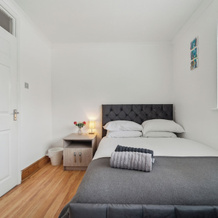 Spacious Home - Sleeps 10 - Free Parking - Pets, Уолтем-Кросс — фото 4