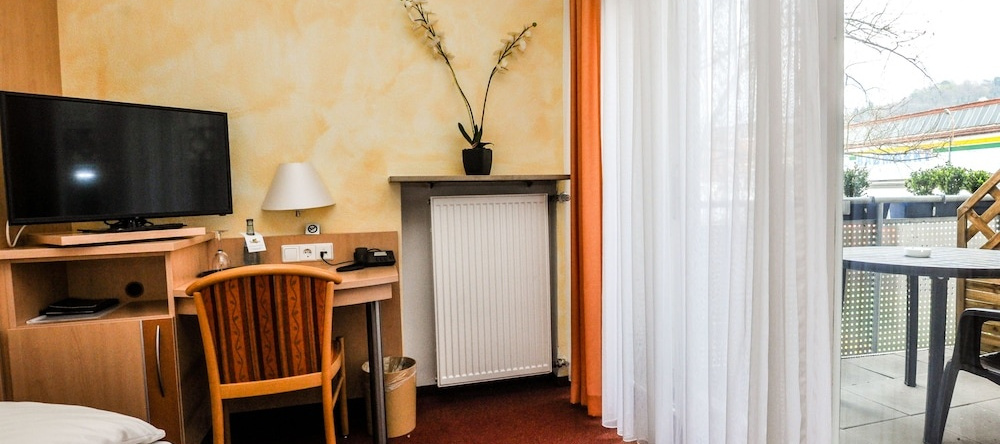 Galerie-Hotel, Ostfildern — photo 1