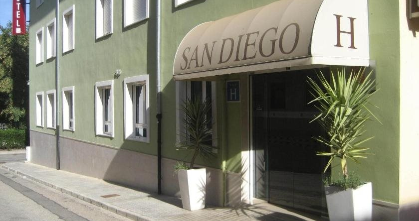 Hotel San Diego, Novele — photo 1