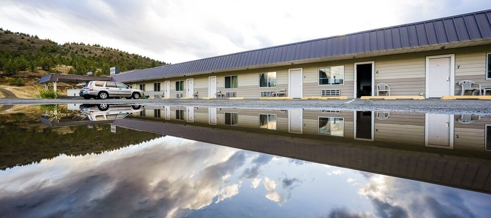 Riverside Inn John Day by OYO Rooms, John Day — photo 1
