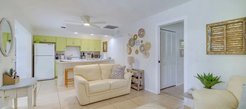Coastal Vero Beach Home Near the Ocean w/ Patio, Vero Beach South — photo 1