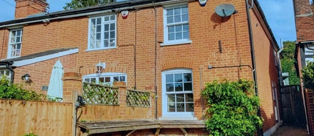Stunning 2 bedroom cottage with Garden Office, Cookham Dean — photo 1