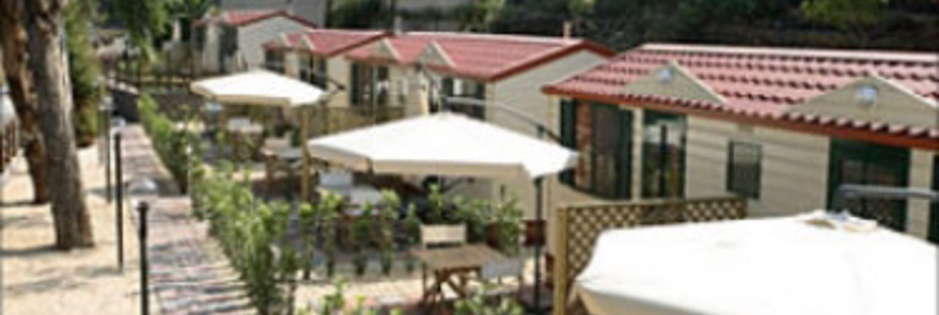 Panorama Village, 阿奇雷亚莱 — 照片 1
