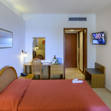 Golden Sand Hotel, 卡尔法斯 — 照片 4