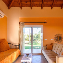 Kyparissia Garden Retreat - Premium Family Suite, Trifylia — photo 2