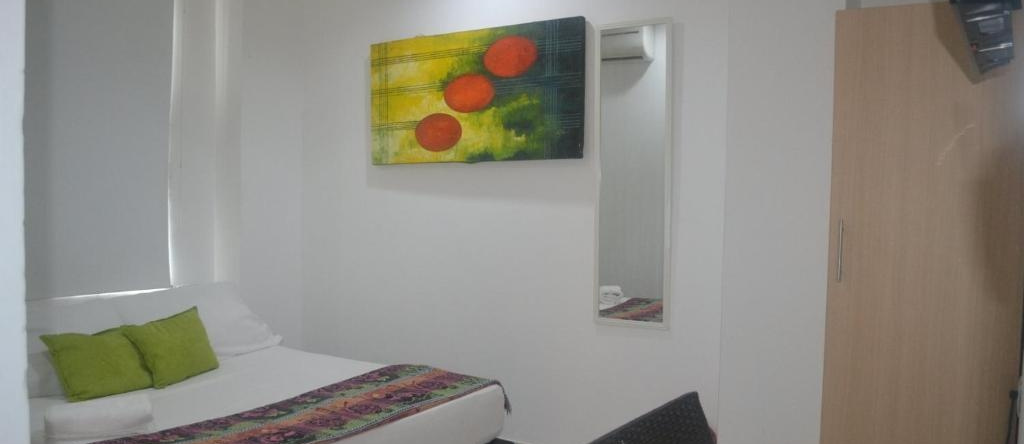 Hotel Calarca Plus, 蒙特里亚 — 照片 1