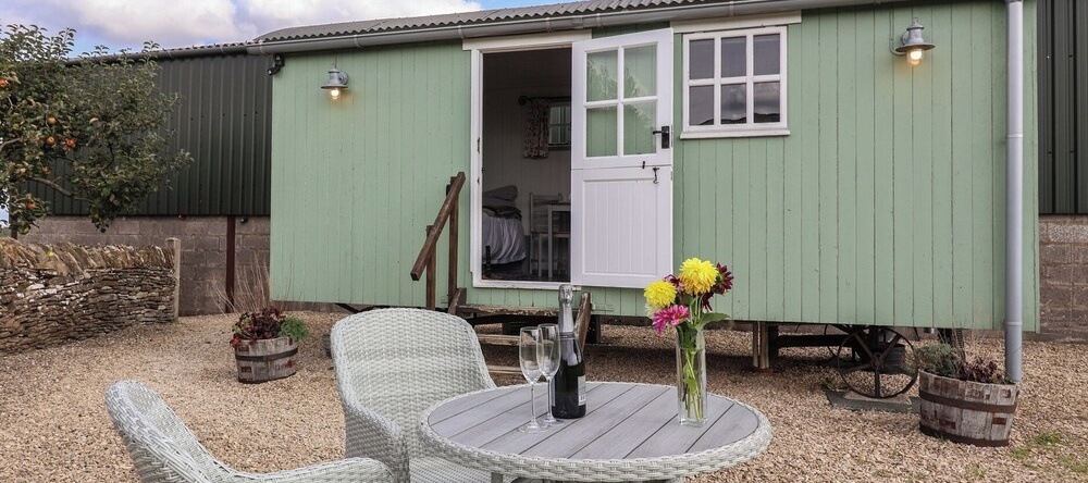 The Shepherds Hut, Corsham — photo 1