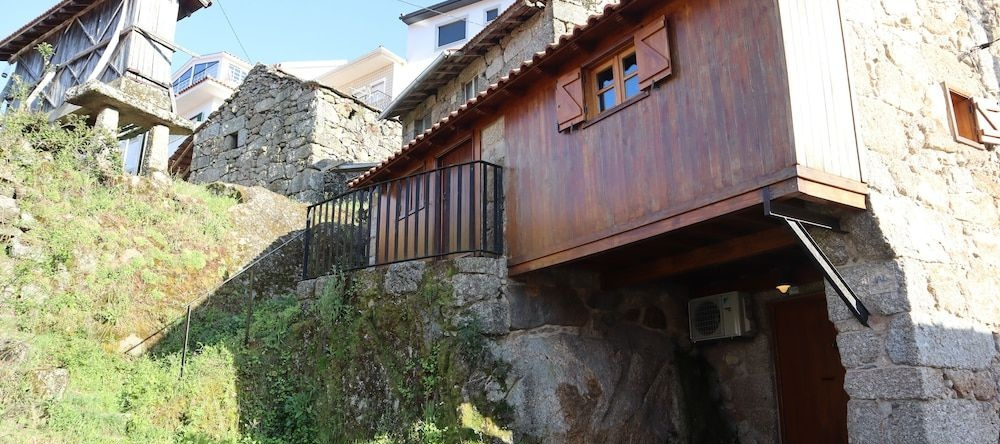 Comfortable Rural Cottage in Ancient Village in the Douro Region, 拉梅戈 — 照片 1