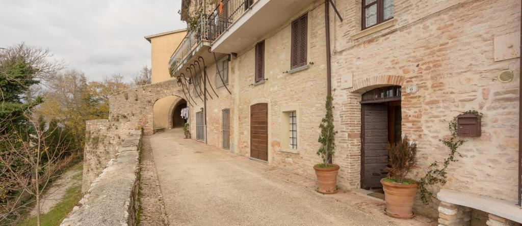 Appartamento nel Castello presso Gubbio, 福萨托-迪-维科 — 照片 1