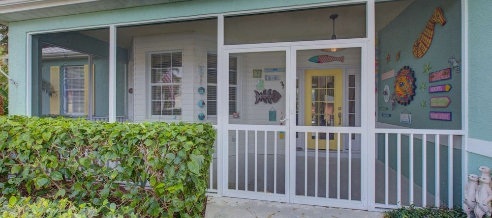 Tortuga Pool Home, Laurel — photo 1