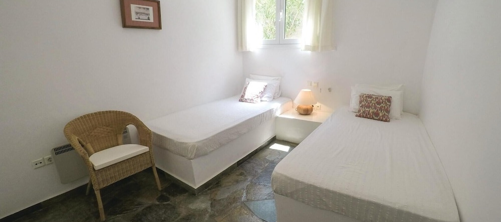 Beautiful Home In Porto Heli Ermioni With Wifi And 2 Bedrooms, Агиос Эмилианос — фото 1