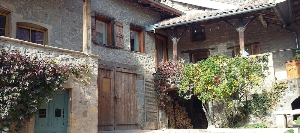Domaine de la Fée-licité, 朱利埃 — 照片 1