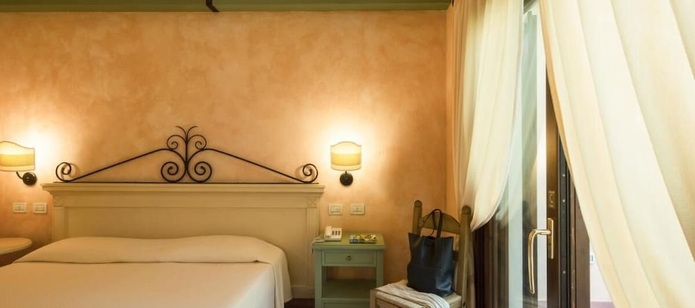 Tranquil Lantana Resort Hotel and Apartments 1-2km From Nora Beach, 普拉 — 照片 1