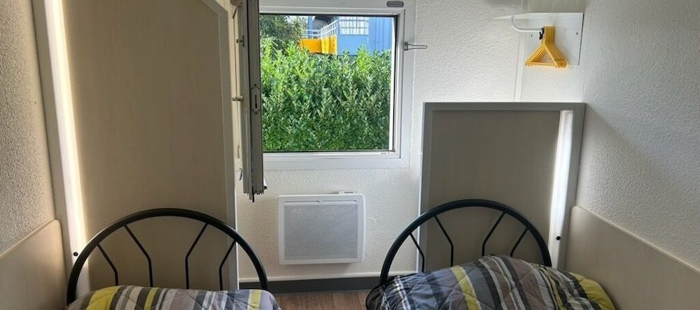 FYL Hôtel  Saint Pol, Dunkirk — photo 1