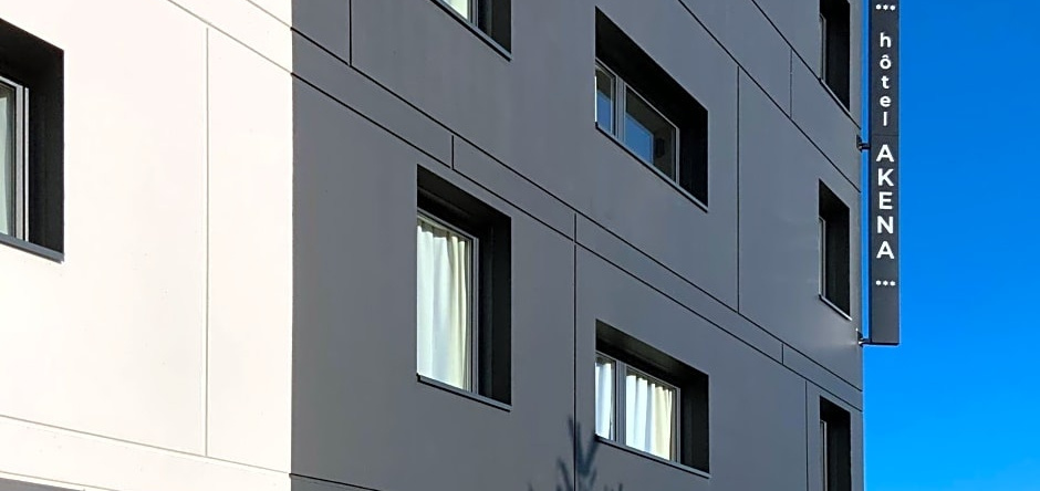 Hotel Akena Troyes - La Chapelle St-Luc, 拉沙佩勒-圣吕克 — 照片 1