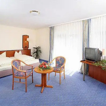Hotel Grasbrunner Hof, Грасбрунн — фото 2