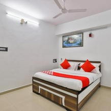 Oyo 25054 Hotel Day Night Stay, Palsana — photo 2
