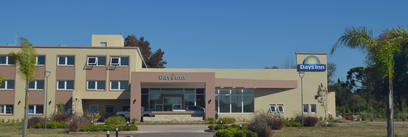 Days Inn by Wyndham Zarate, 坎帕尼亚 — 照片 1