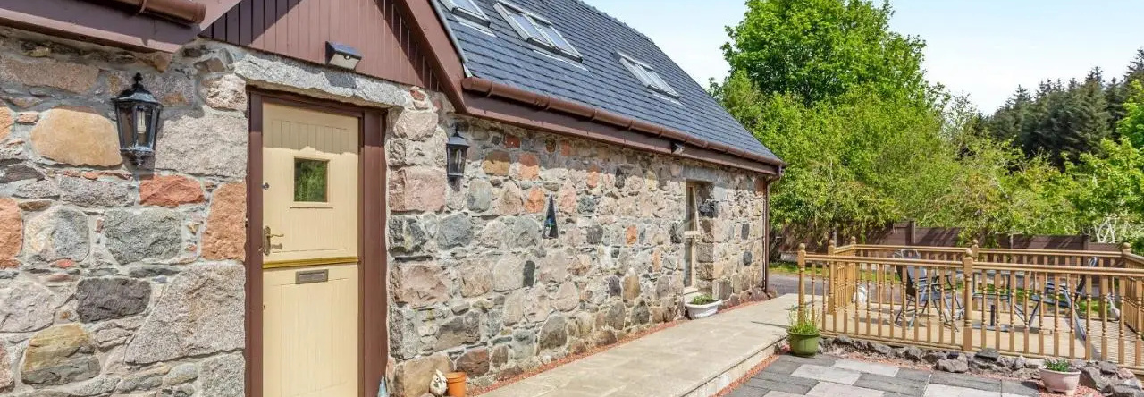 Fyvie Cottage, Torlundy — photo 1