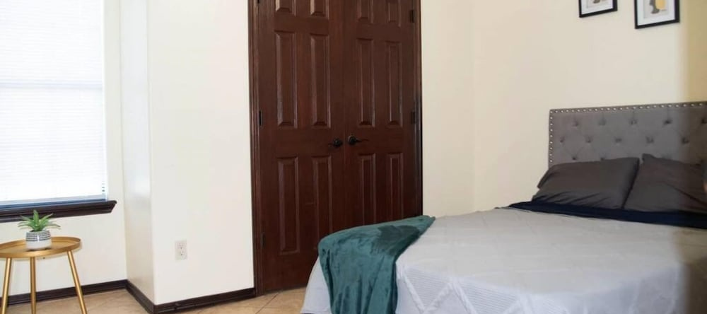 Modern 2 Bed 2-Bath Next To University Utrgv, Эдинбург — фото 1