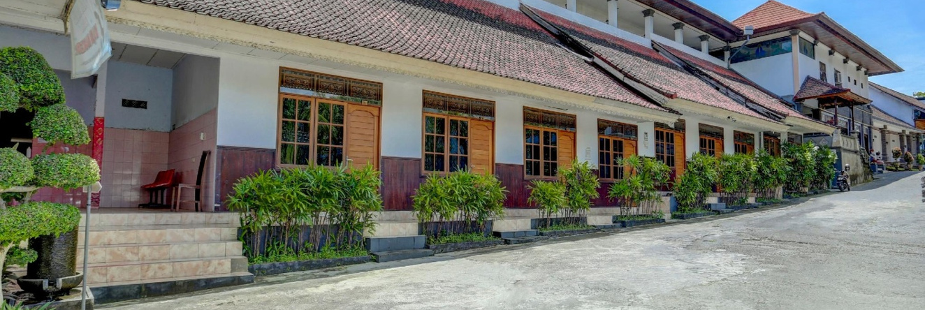 Oyo 90201 Hotel Bina Artha, Мангупура — фото 1