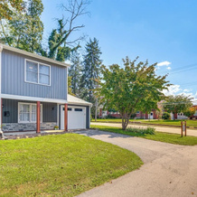 Walk to Main St Hendersonville: Chic Home w/ Yard, Hendersonville — photo 4