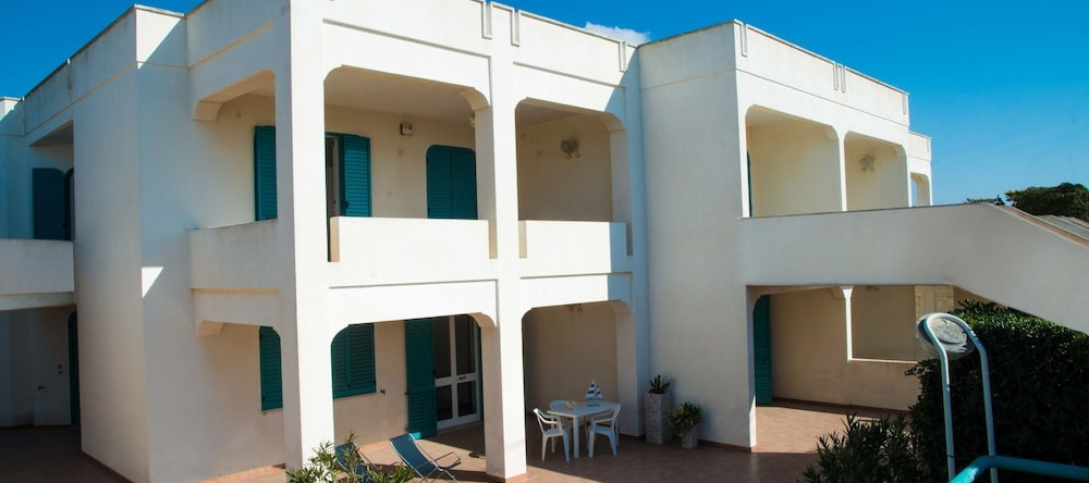 Luxurious Villa in Torre Suda with Jacuzzi, 拉卡莱 — 照片 1