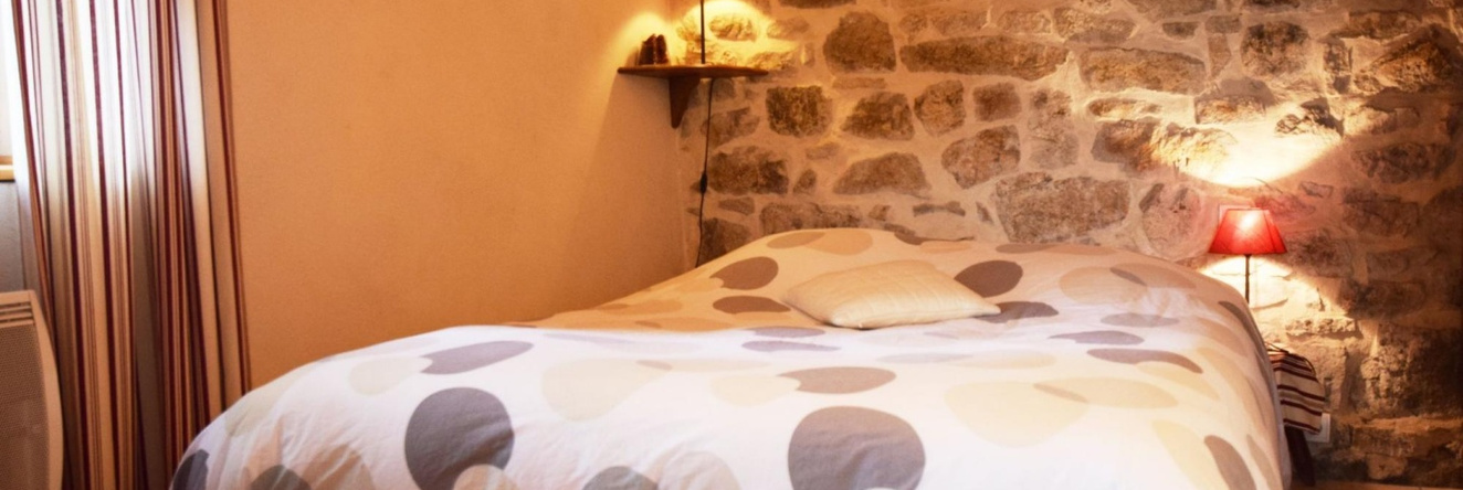 House in Ardeche Near Ray-pic Falls, 圣皮埃尔德科隆比耶 — 照片 1