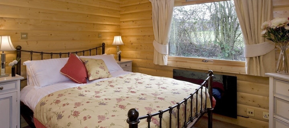 Cherbridge Lodges Riverside Lodges Short Lets, Oxford — photo 1