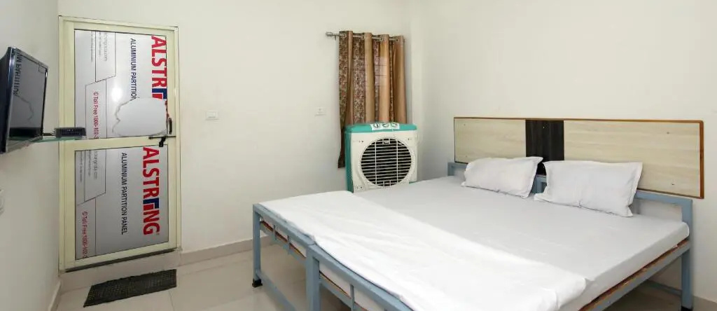 Gurukripa Guest House by OYO Rooms, 钦德瓦拉 — 照片 1