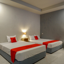 RedDoorz Syariah @ Jalan Sultan Agung Tegal, 直葛 — 照片 5