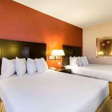Quality Inn & Suites Oakwood Village - Cleveland South, Oakwood — photo 4