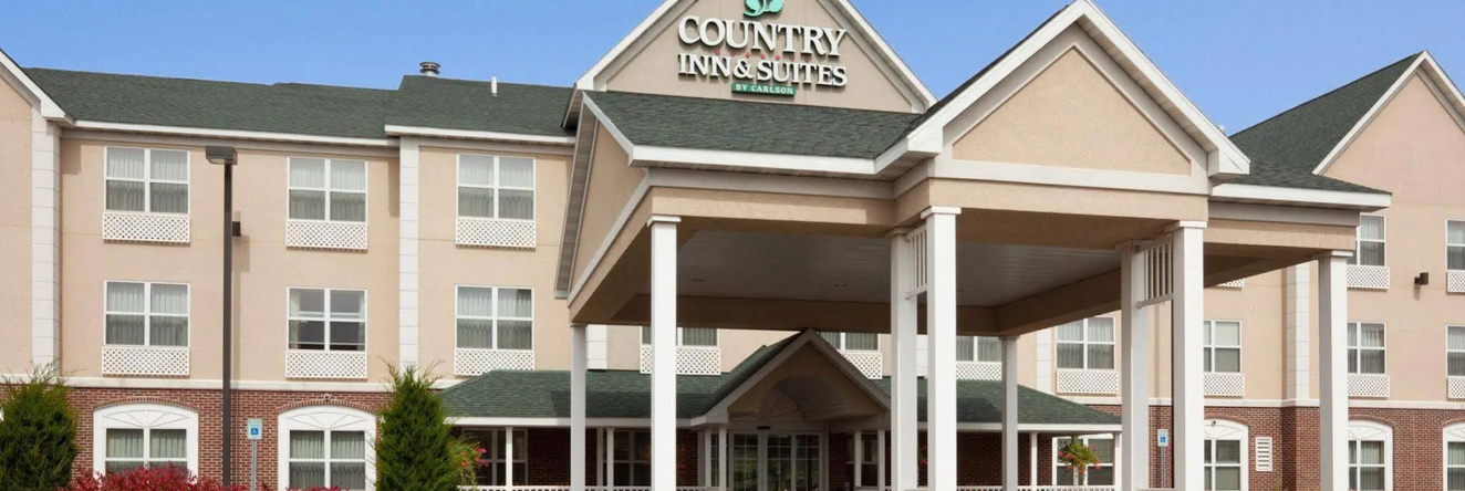Holiday Inn Express & Suites Marquette By Ihg, Маркетт — фото 1