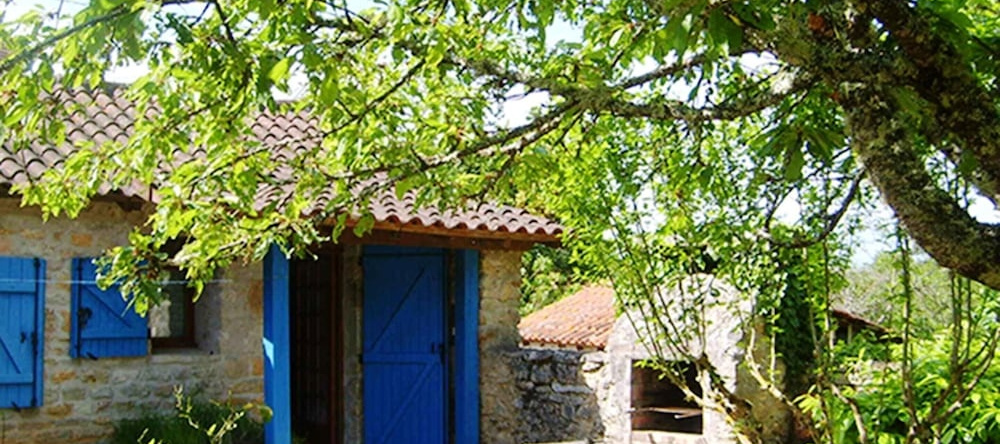 House With 2 Bedrooms In Brouchaud, With Enclosed Garden And Wifi, Брушо — фото 1