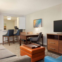 Embassy Suites by Hilton San Luis Obispo, 圣路易斯-奥比斯波 — 照片 3