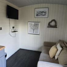 Glamping Hut - Riverside 1, 班威 — 照片 2