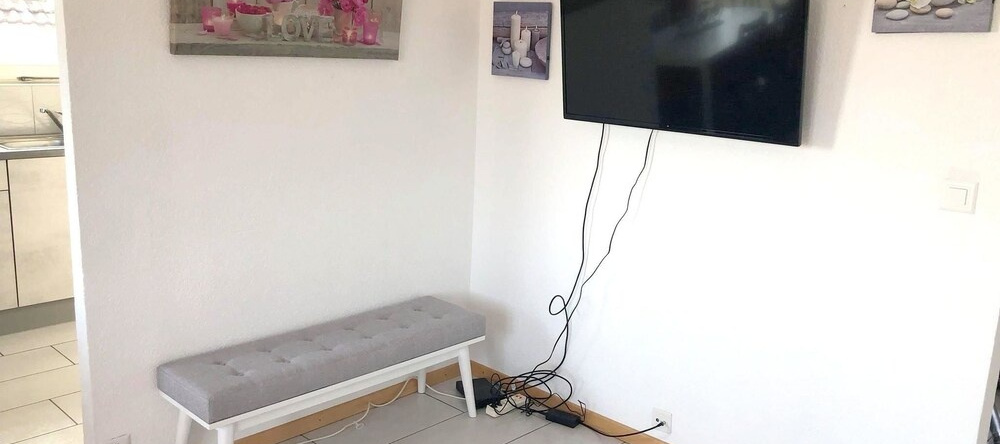 Apartment With 2 Bedrooms in Bevaix, With Wonderful Lake View, Pool Ac, 拉格朗德贝罗什 — 照片 1
