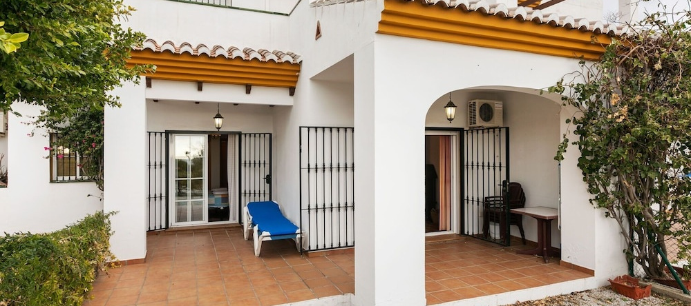 Impressive Apartment In Alcaucín With Swimming Pool, Алькаусин — фото 1