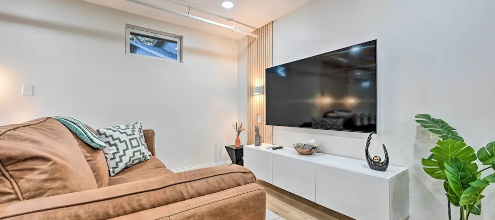Cozy Brandon Guest Studio w/ Pool & Hot Tub!, 布兰登 — 照片 1