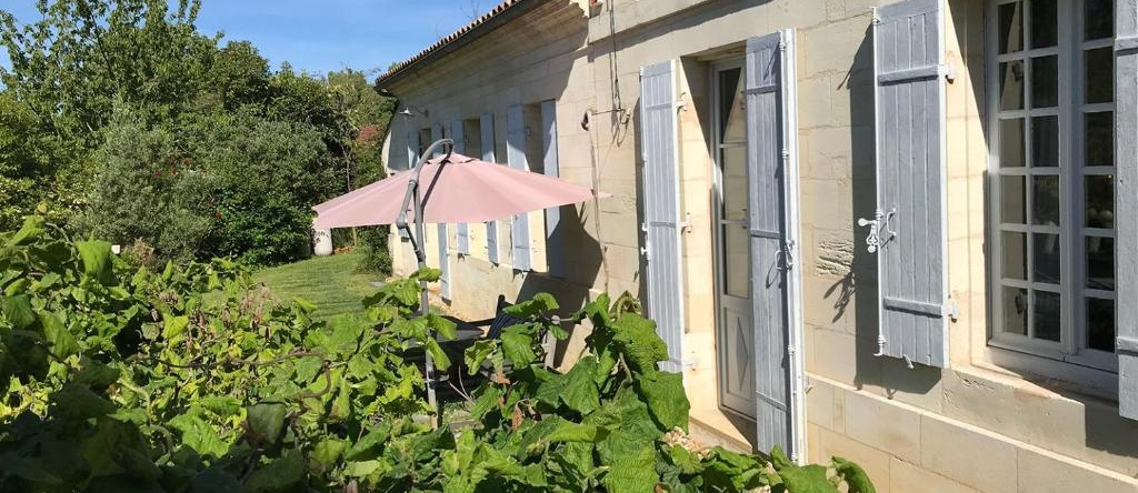 Le Pain De Lune Gîte Et Chambre D'hôtes Avec Piscine, Бург-сюр-Жиронд — фото 1